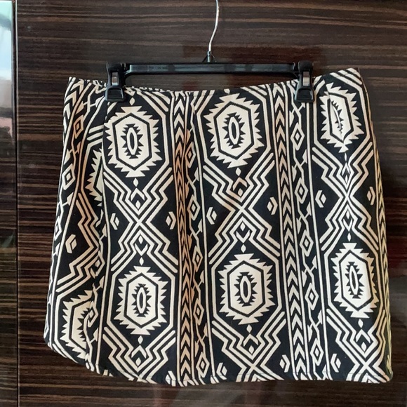 Mink Pink asymmetrical boho southwest print skirt - Picture 4 of 11